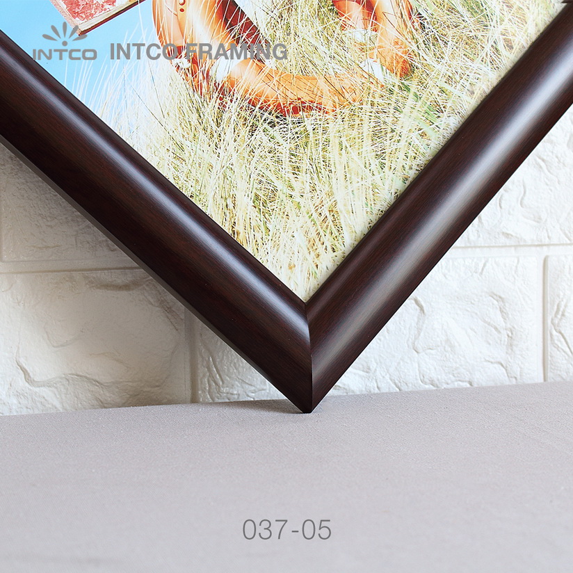 037-05 PS art frame moulding detail
