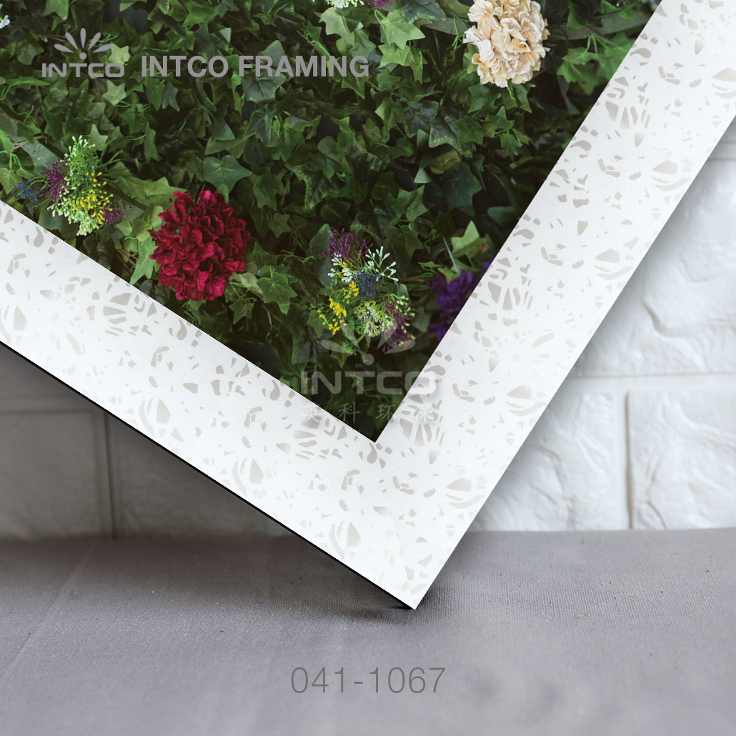 041-1067 PS wedding photo frame moulding corner sample