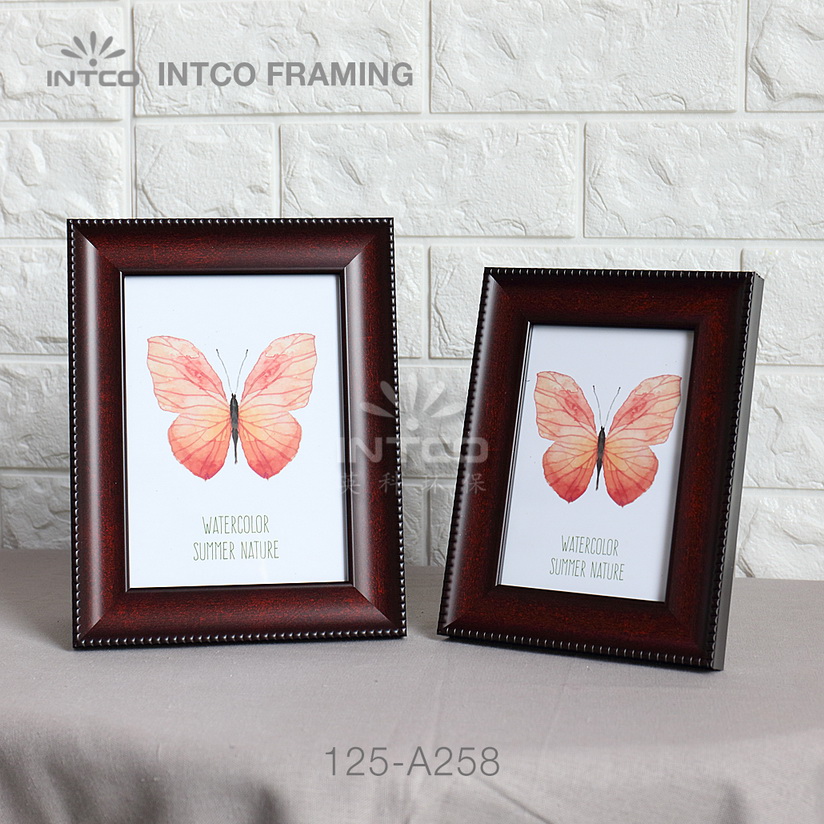 Application of 125-A258 mouldings for tabletop picture frame making