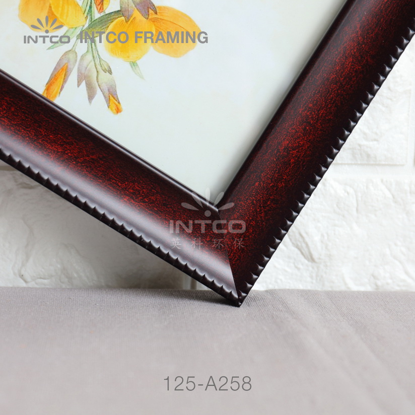 125-A258 PS picture frame moulding detail