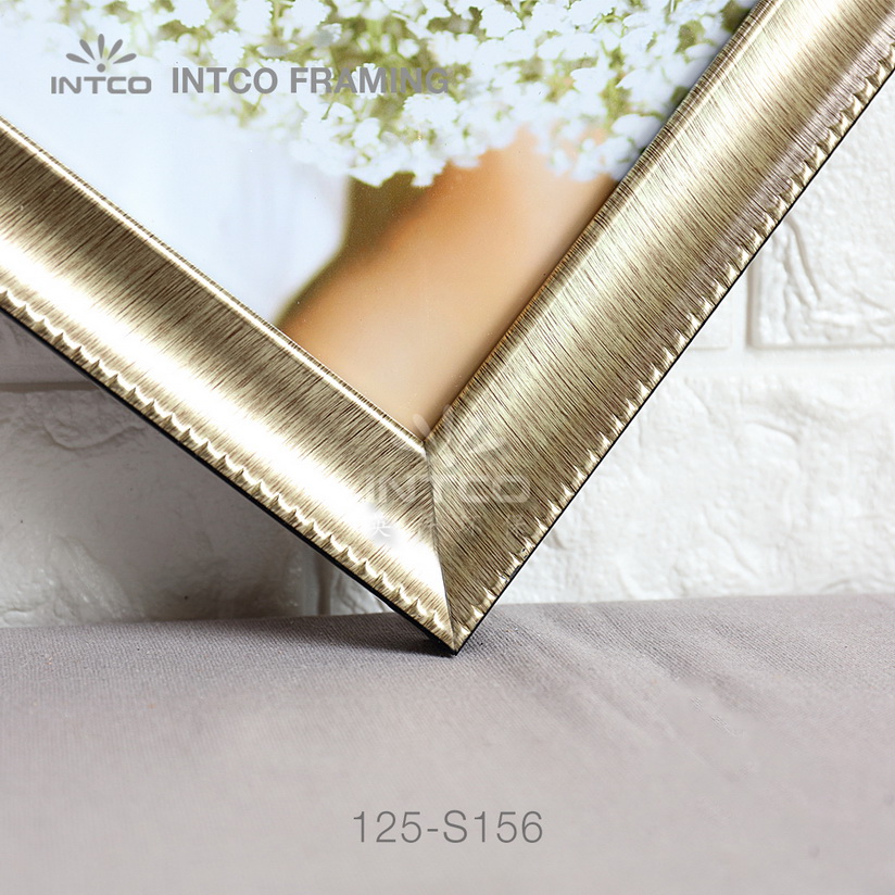 125-S156 PS picture frame moulding detail