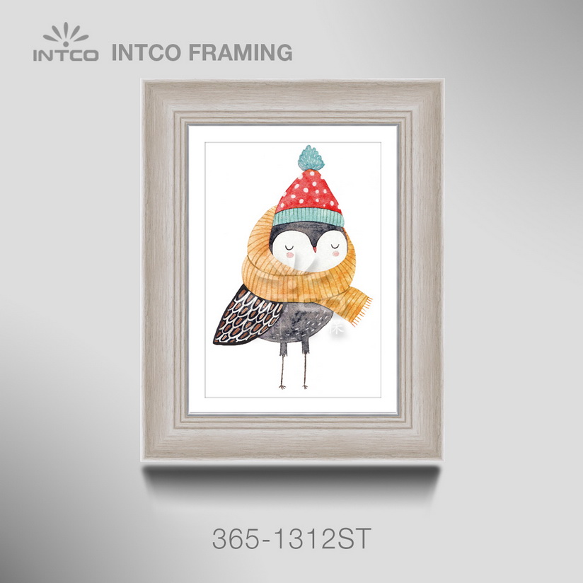Application of 365-1312ST mouldings for tabletop picture frame making