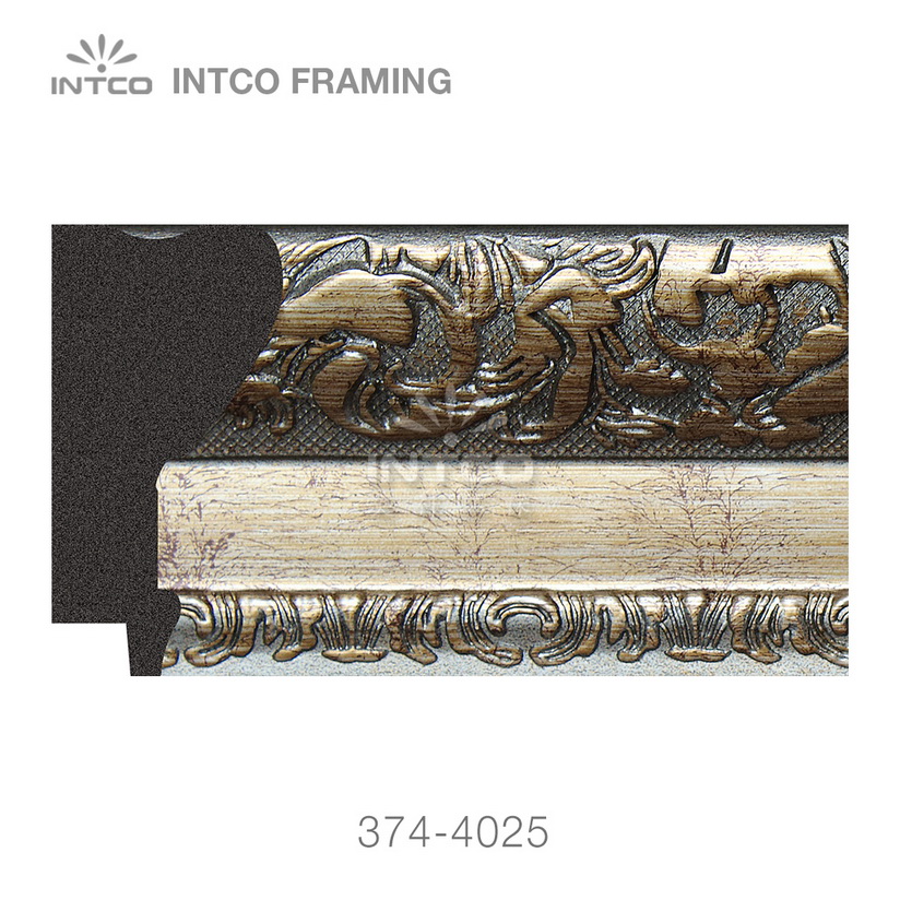 Baroque gold picture frame moulding
