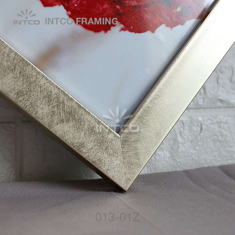 013-01Z PS picture frame moulding detail