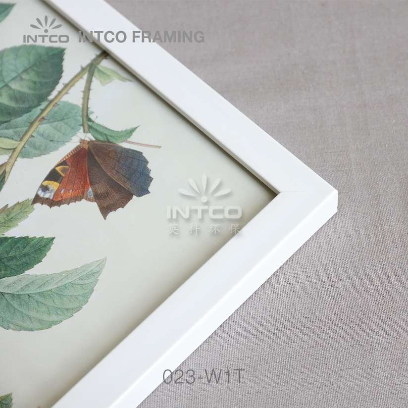 023-W1T PS art frame moulding white finish