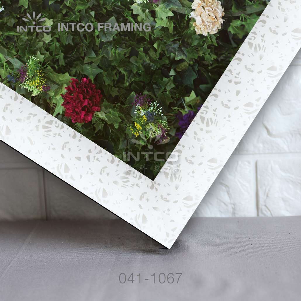 041-1067 PS wedding photo frame moulding corner sample