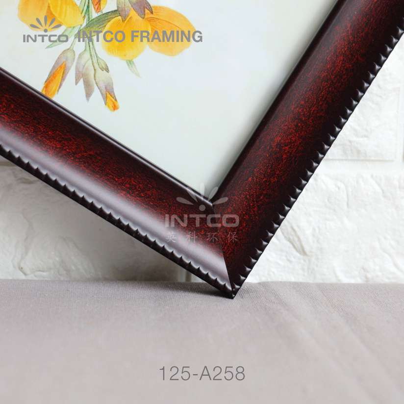 125-A258 PS picture frame moulding detail