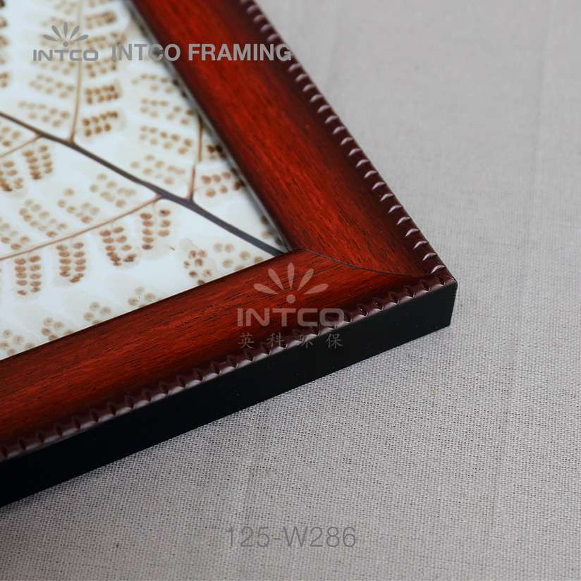 125-W286 PS picture frame corner detail