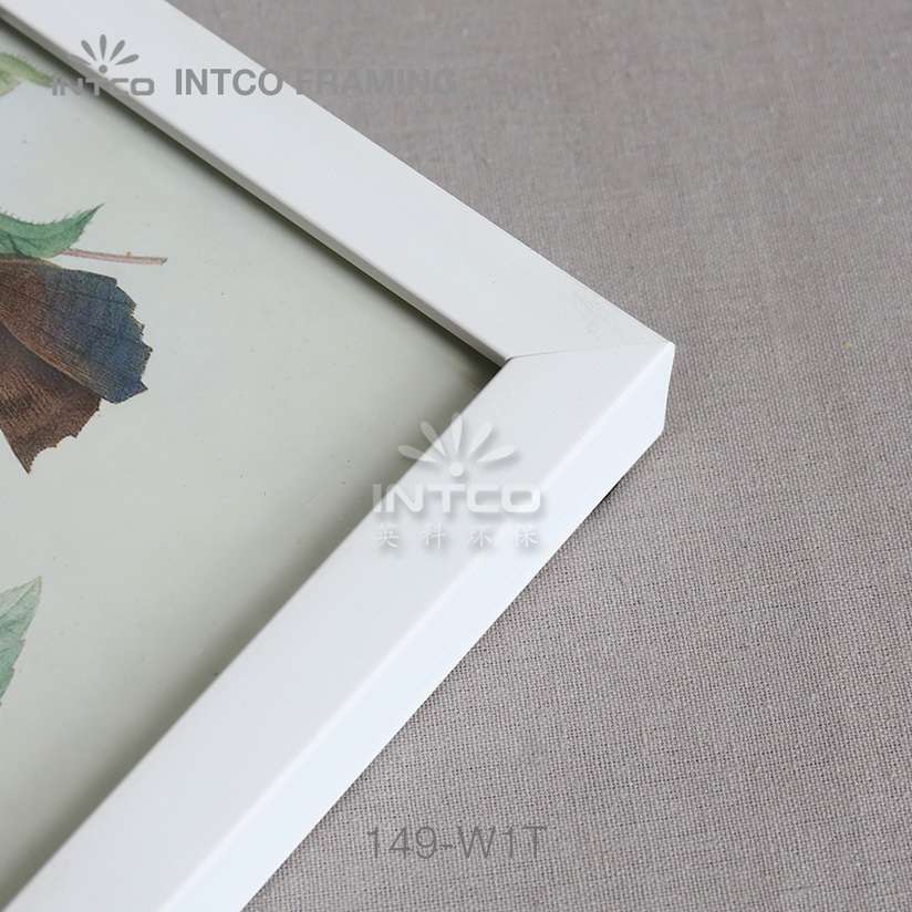 #149 1-5/16 Inch PS picture frame moulding white finish
