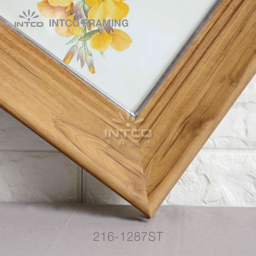 custom picture frame moulding