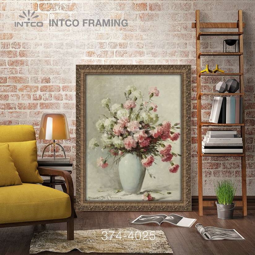 Baroque gold picture frame moulding