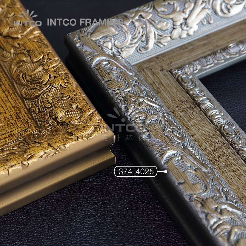 Baroque gold picture frame moulding