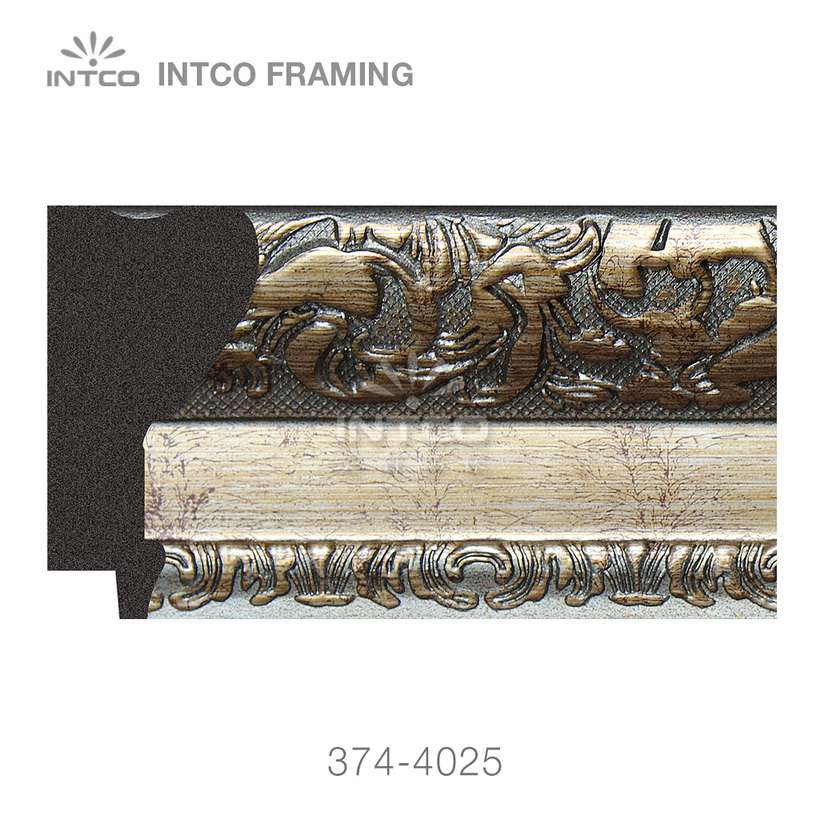 Baroque gold picture frame moulding