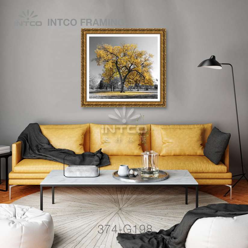 Baroque gold picture frame moulding