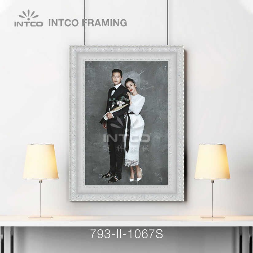 picture frame moulding idea for tabletop wedding picture frame