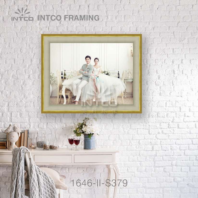 Vintage gold picture frame moulding