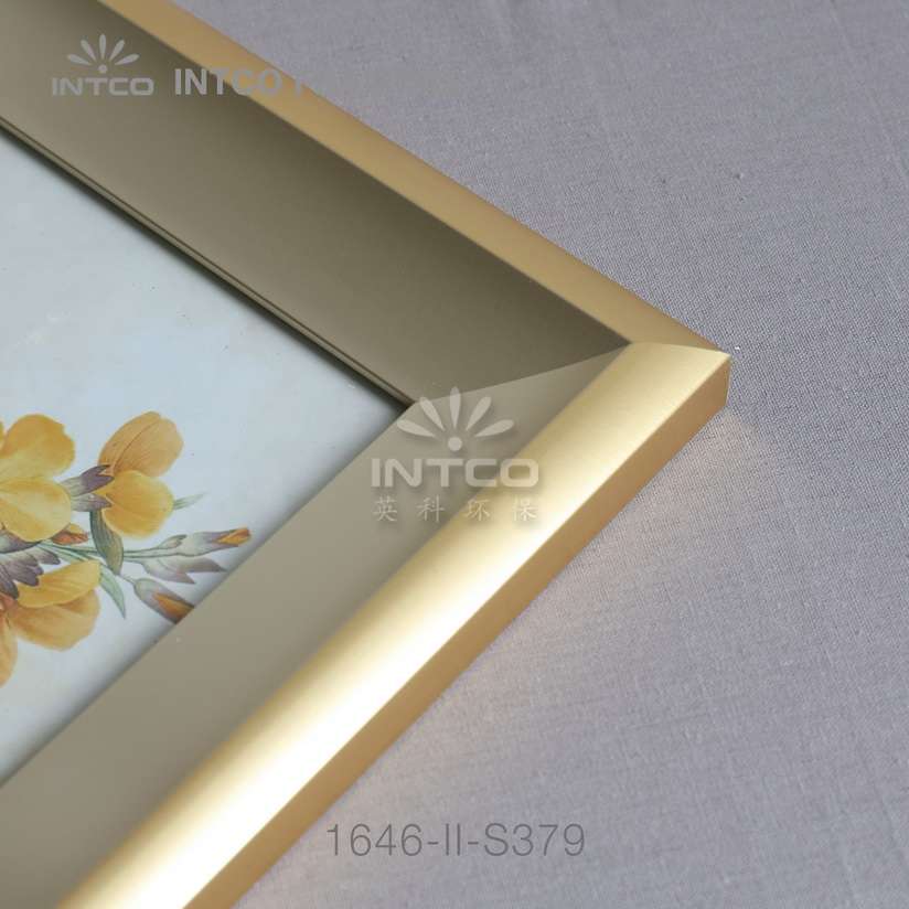 Vintage gold picture frame moulding