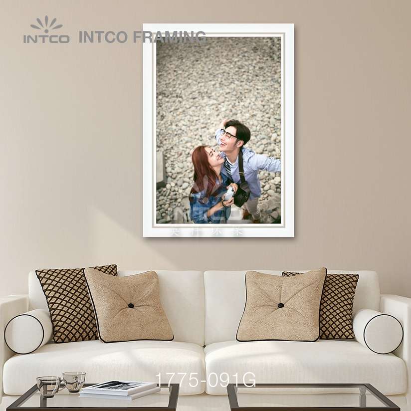 INTCO 1775-091G picture frame moulding ideas