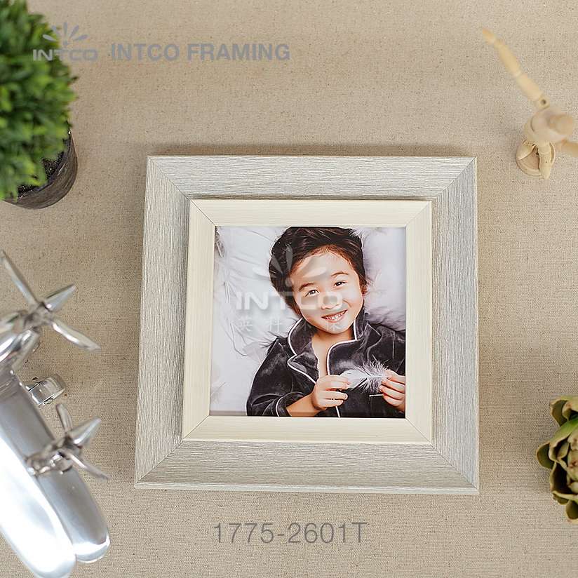 INTCO 1775-2601T picture frame moulding ideas