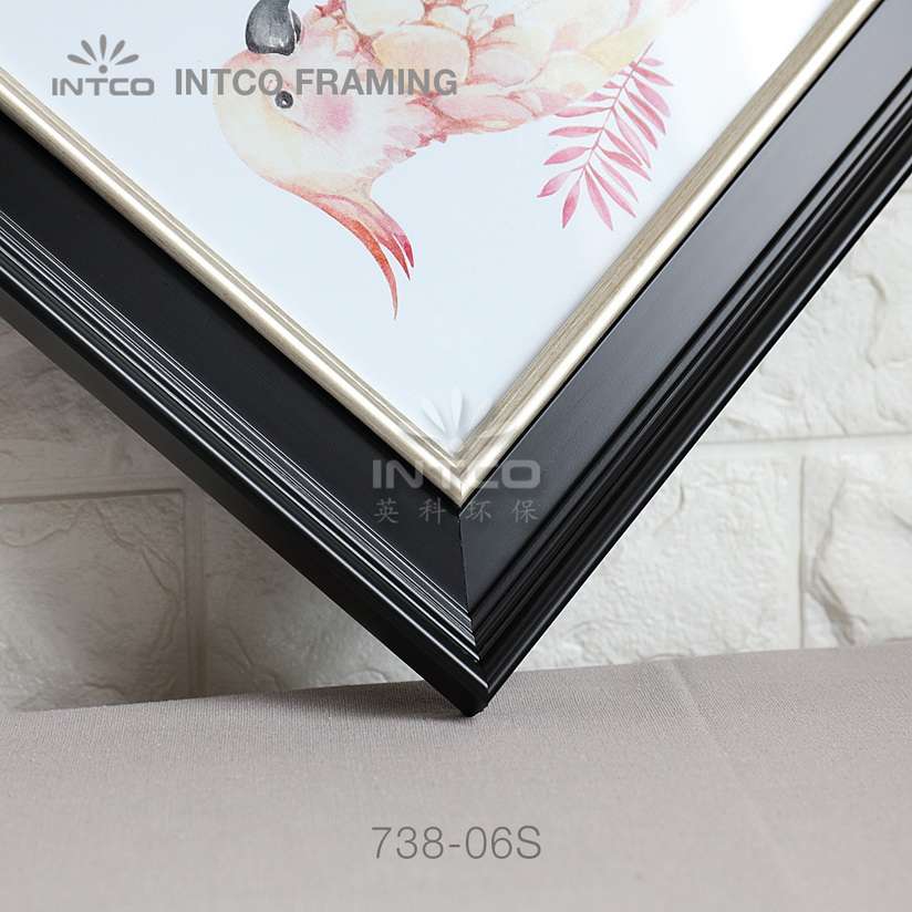 738-06S PS art frame moulding detail