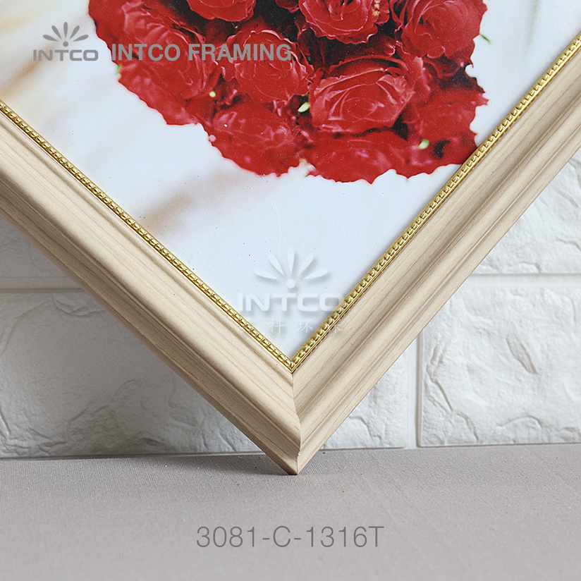 custom picture frame moulding