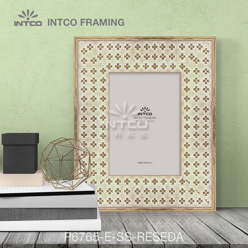 distressed picture frame ideas