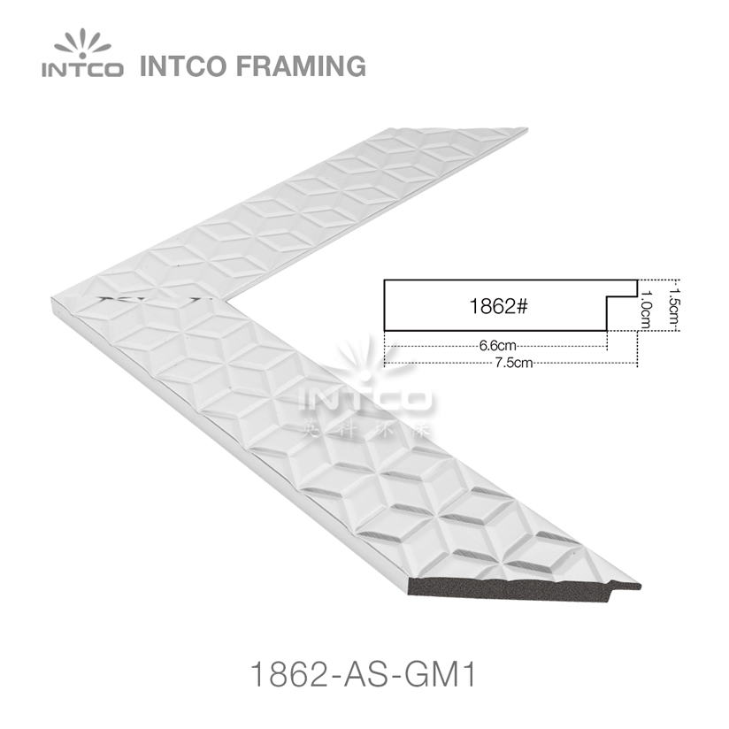 molding for bathroom mirror