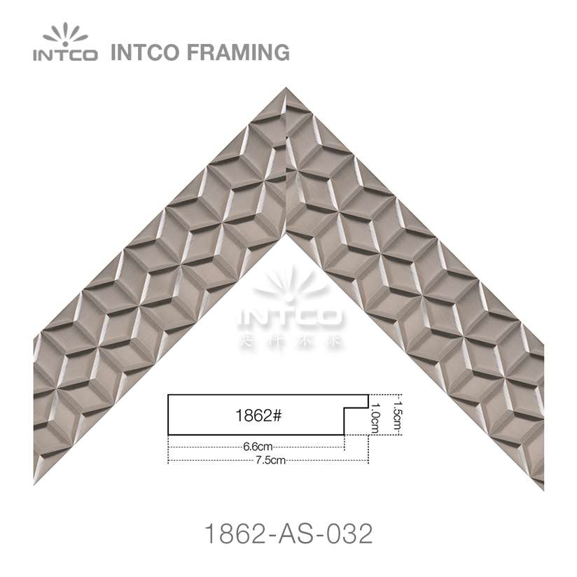 molding for bathroom mirror