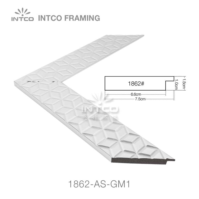 molding for bathroom mirror
