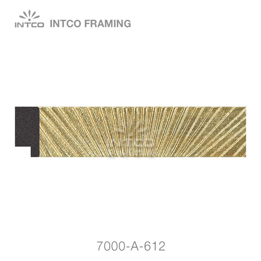 ornate gold picture frame moulding