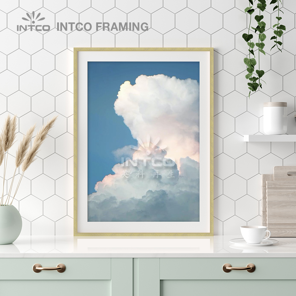 Vintage gold picture frame moulding